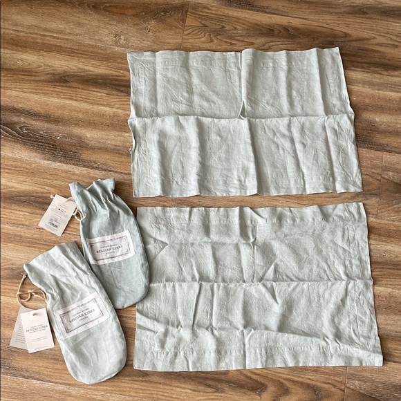 Restoration Hardware Vintage-Washed Belgian Linen Lumbar Pillow Shams NWT - Picture 1 of 11